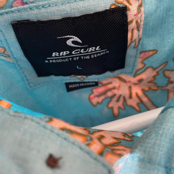 Ripcurl Button Up - Picture 3 of 3